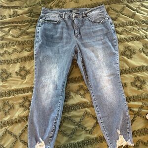 Judy Blue Faded Blue Skinny Jeans with Distressed Hem
